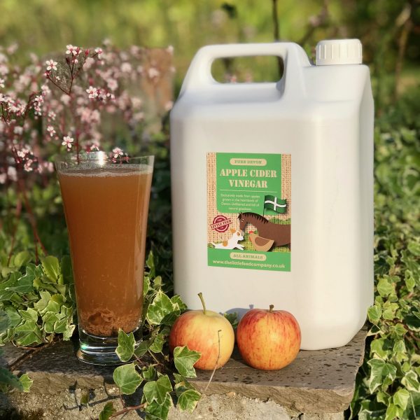 cider vinegar, apple cider vinegar, cider vinegar for horses, cider vinegar for dogs, cider vinegar for poultry