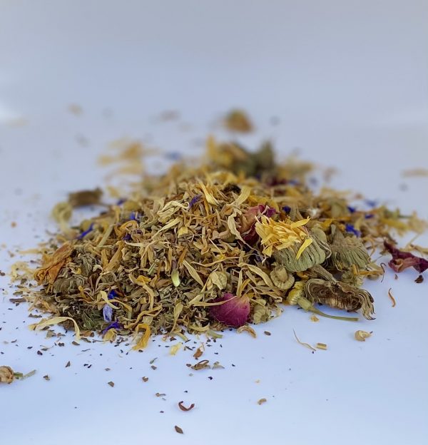 Peck Pourri nest box herbs