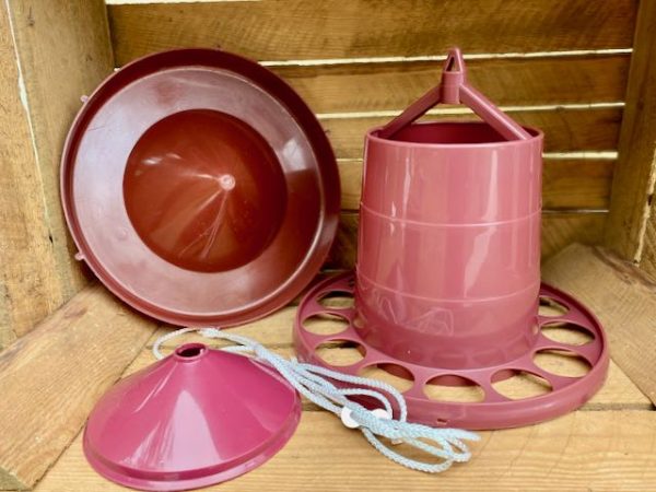 Recycled Plastic Poultry Feeder 2kg - Image 2